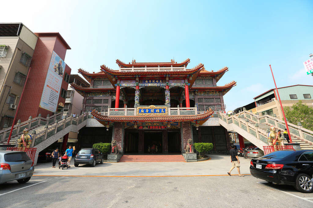 五塊厝站MRT│紅樓貴族│高樓層景觀一卡皮箱精緻套房