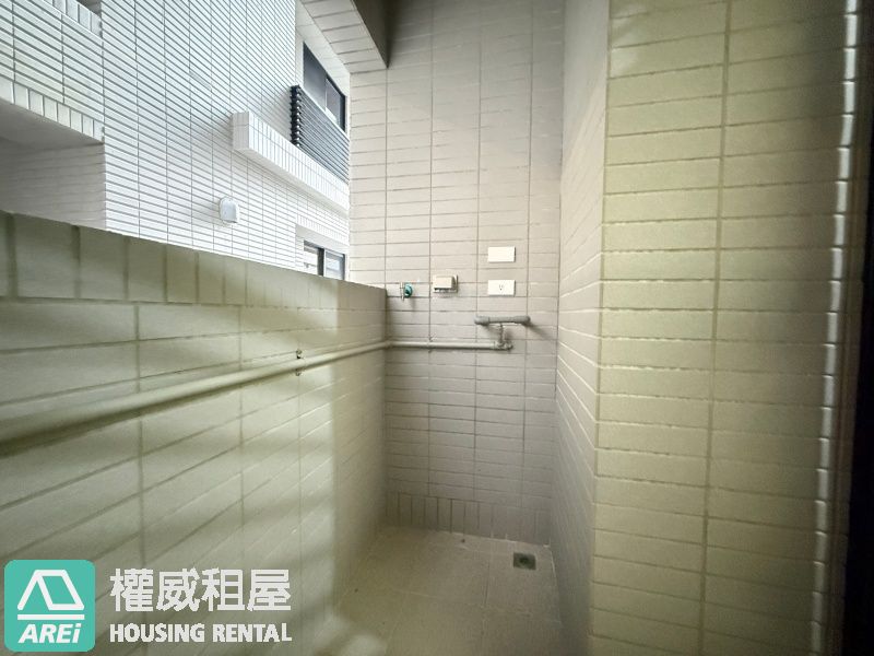 隆大鳳凰萃｜2房2衛全新空屋出租｜可租補、可寵物