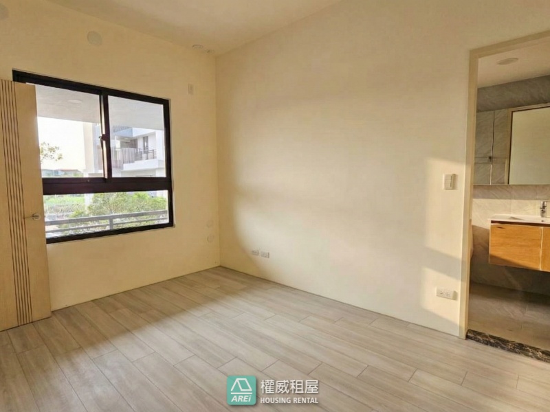 在橋科的綠海裡，築一座泳池島嶼 —— 鳳凰橋科 ONE-2+1房車位