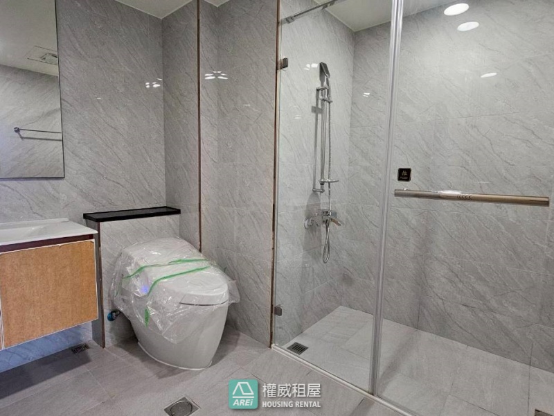 在橋科的綠海裡，築一座泳池島嶼 —— 鳳凰橋科 ONE-2+1房車位