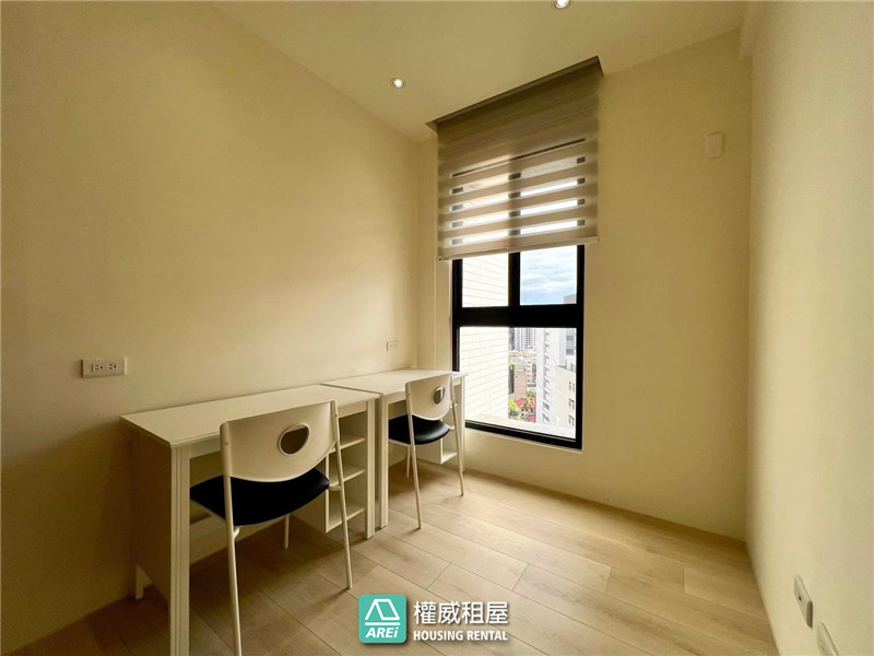 高醫郡都當代精品美景2+1房平車