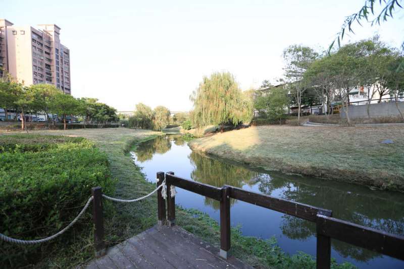 文藻河堤特區｜凱悅大帝｜高樓採光大三房｜全新翻修