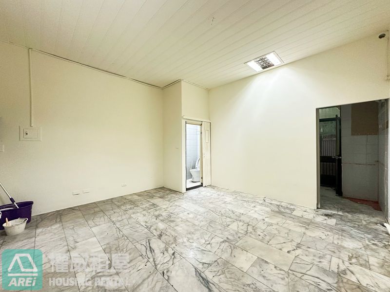 近漢神百貨一樓大空間店面