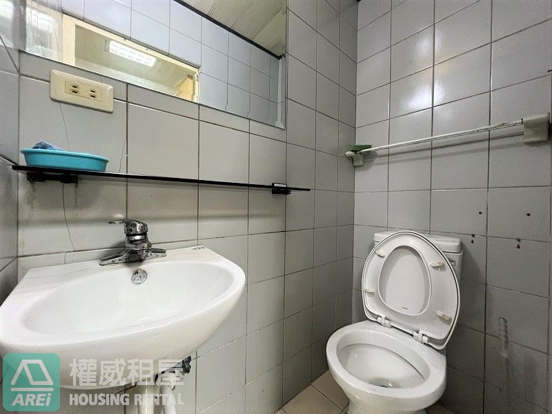 近漢神百貨一樓大空間店面