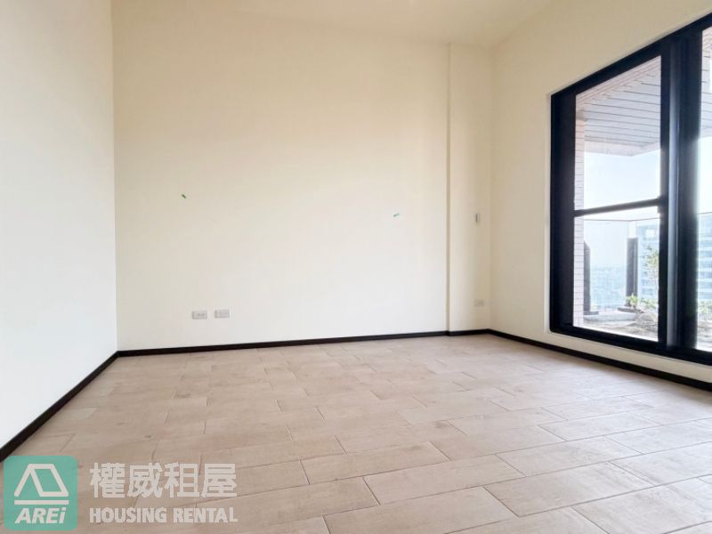 左營 | 興富發鉑愛悅 | 擎天地標景觀兩房平車 | 可租補可寵物