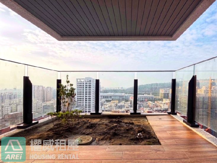 左營 | 興富發鉑愛悅 | 擎天地標景觀兩房平車 | 可租補可寵物