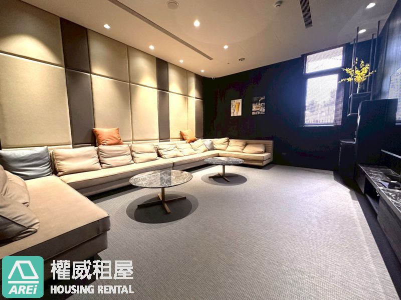 楠梓高大特區｜TOP ONE｜家具家電齊全｜可立即入住