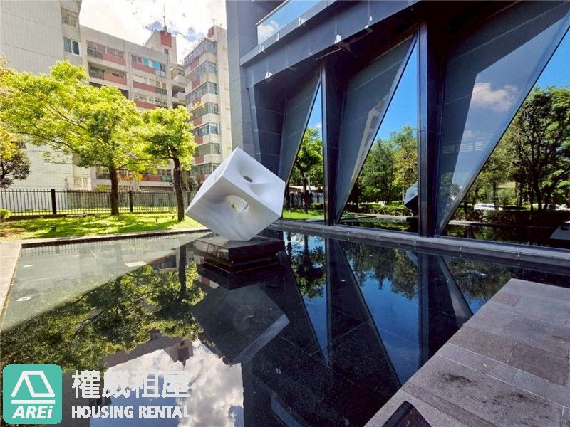 靜謐奢居 | 聯上涵景 | 擁攬山、潭、海、天四景合一，勾勒自由的畫布(詳洽帶看注意事項)