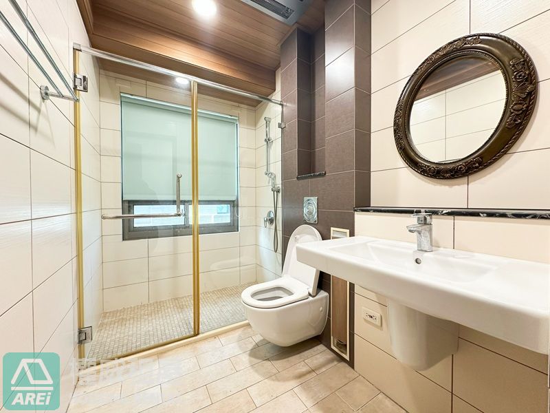 凹子底MRT克里翁景觀豪華4房雙平車