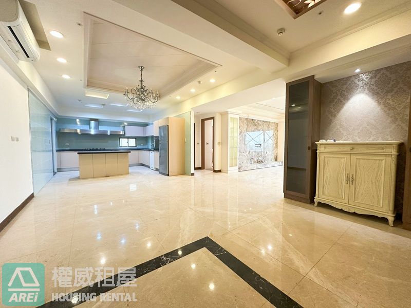 凹子底MRT克里翁景觀豪華4房雙平車