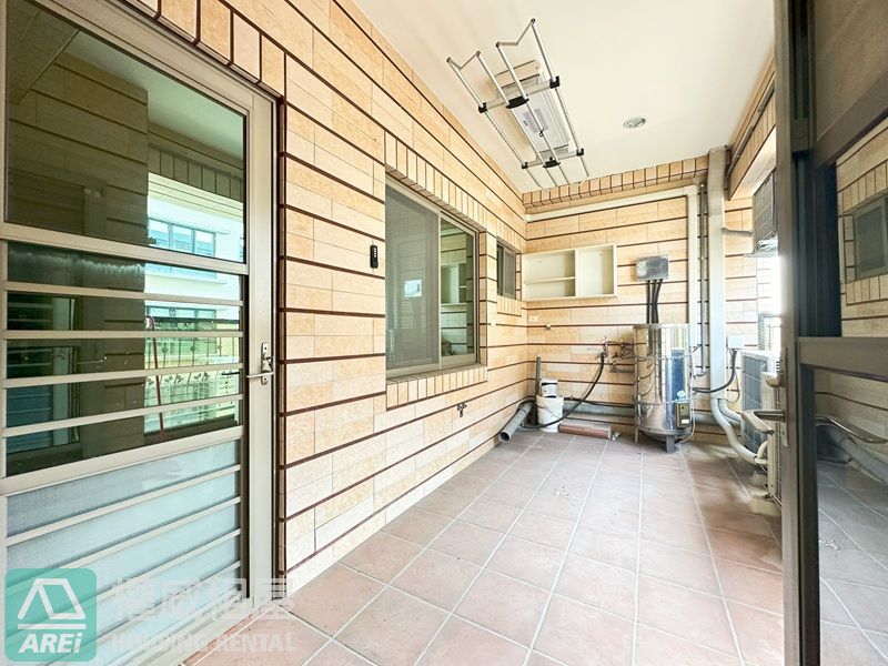 凹子底MRT克里翁景觀豪華4房雙平車