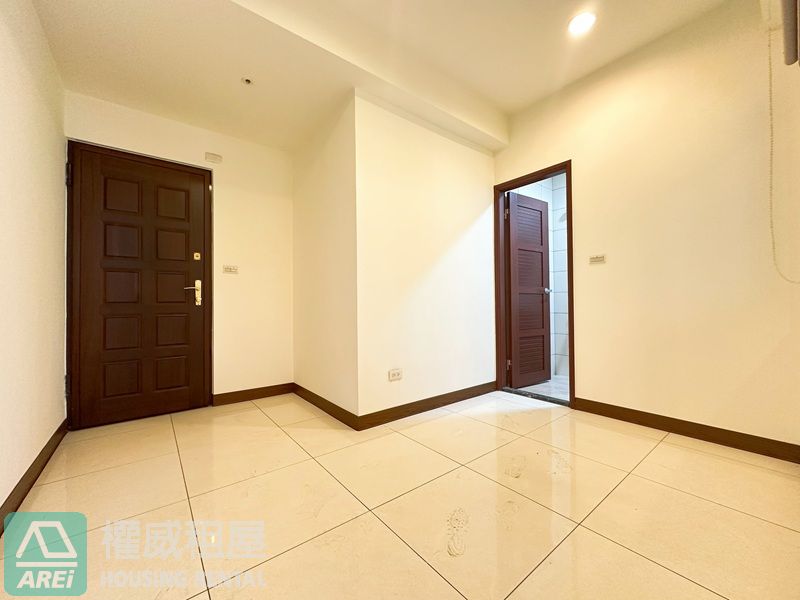 凹子底MRT克里翁景觀豪華4房雙平車