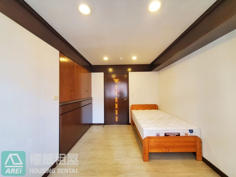 漢神本館新田大宅∣室內50坪大空間∣四房三衛二廳∣B1平面大車位