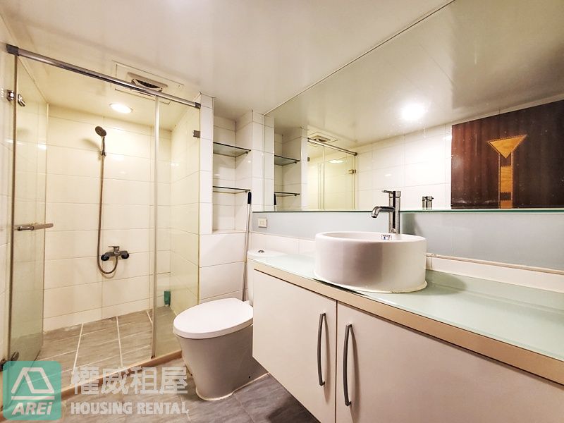 漢神本館新田大宅∣室內50坪大空間∣四房三衛二廳∣B1平面大車位