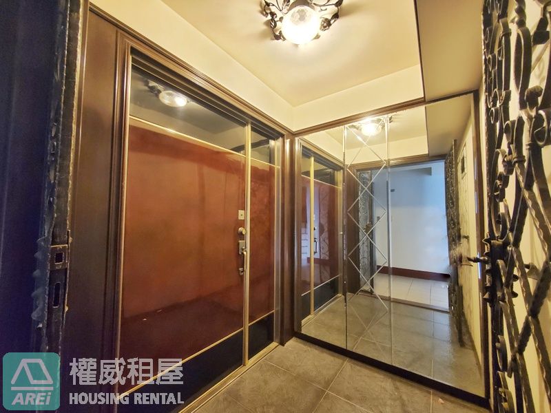 漢神本館新田大宅∣室內50坪大空間∣四房三衛二廳∣B1平面大車位