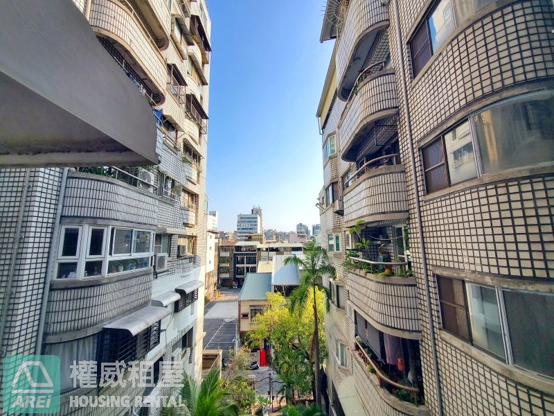 漢神本館新田大宅∣室內50坪大空間∣四房三衛二廳∣B1平面大車位