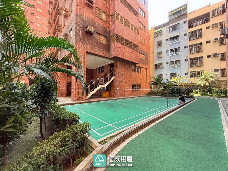 近輕軌 建工商圈｜屋況好含平車｜4+1房大空間好利用