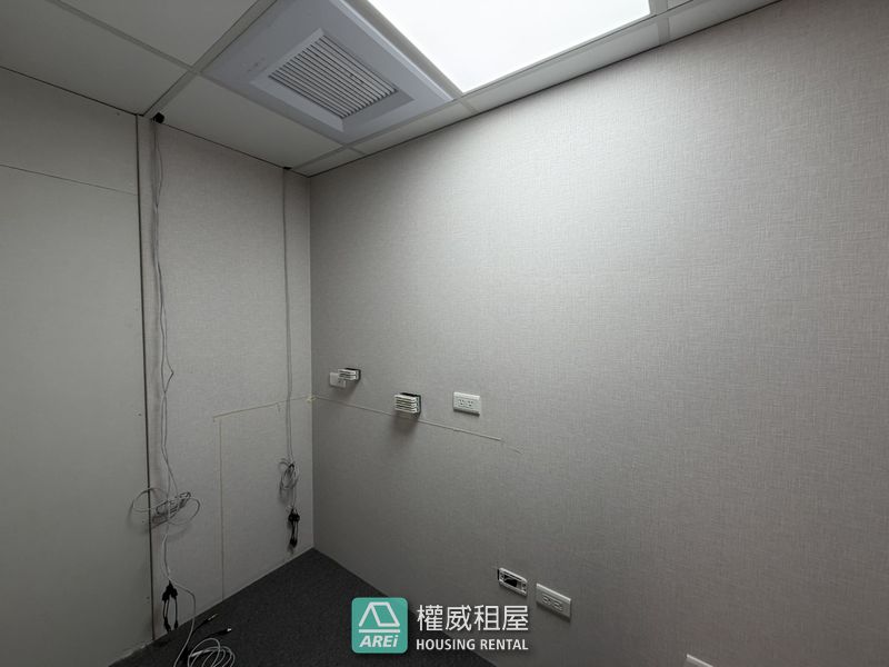 🌷MRT輕軌辦公室｜50坪凹子底｜朱沙大樓實用型商辦教室🌷