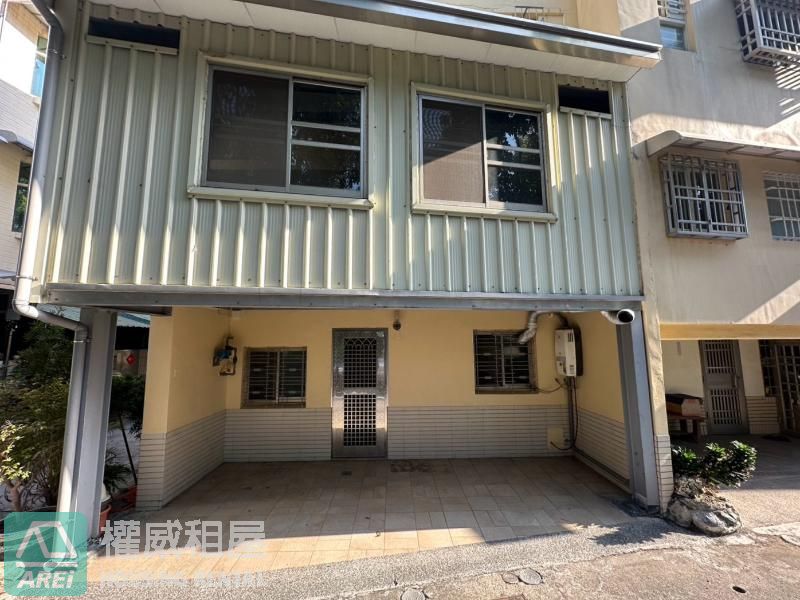 近愛河三塊厝車站｜明亮透天厝3房