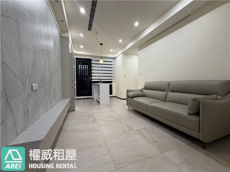 當城市風景成為家的背景 生活，也有了新的高度 ◆ 鉑愛悅 三房平車x可租補x左營高鐵 三鐵共構