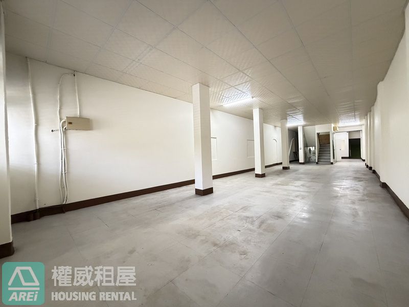 高雄車站商圈｜中山一路整棟金店面 附貨梯｜約100坪大空間｜連鎖品牌首選