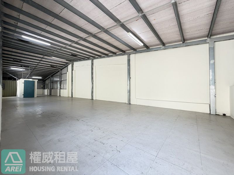 高雄車站商圈｜中山一路整棟金店面 附貨梯｜約100坪大空間｜連鎖品牌首選