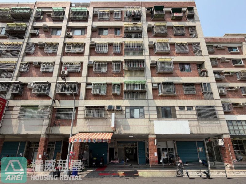 楠梓秀群路店面