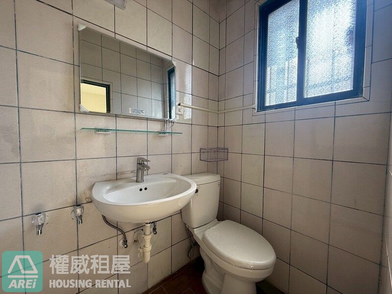 近市政府仁愛三街透天出租2樓以上