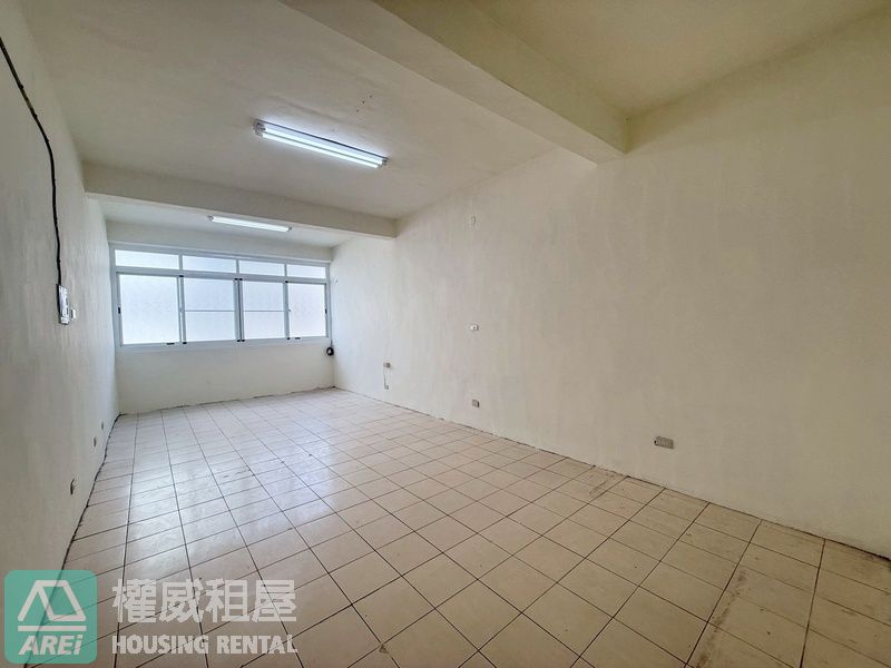 近市政府仁愛三街透天出租2樓以上