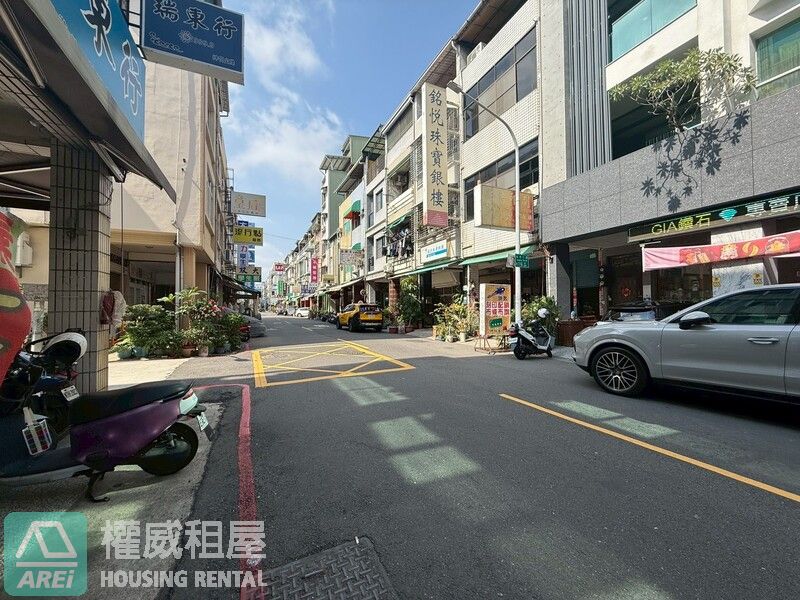 近市政府仁愛三街透天出租2樓以上
