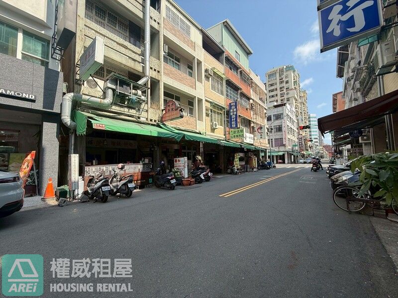 近市政府仁愛三街透天出租2樓以上