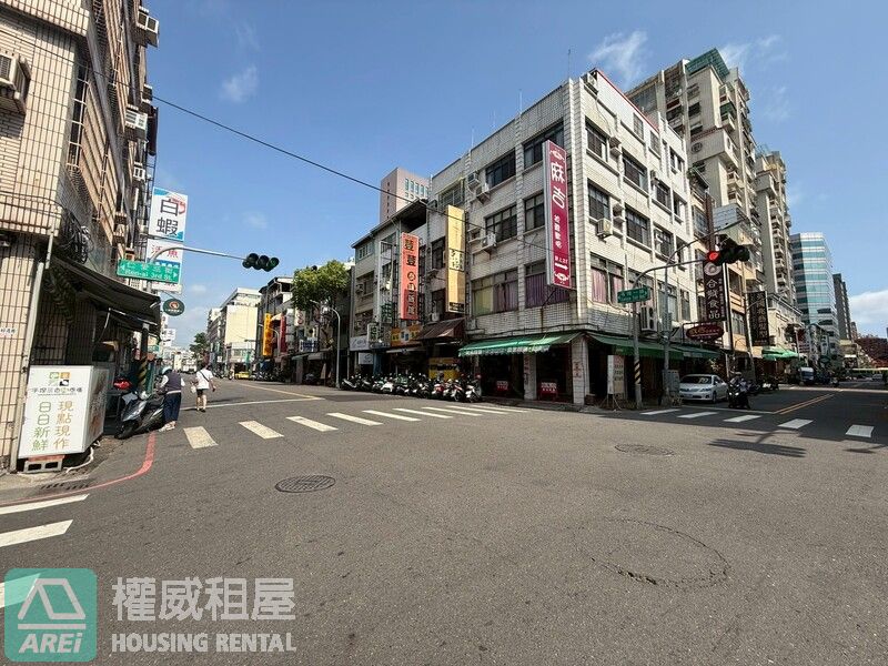 近市政府仁愛三街透天出租2樓以上