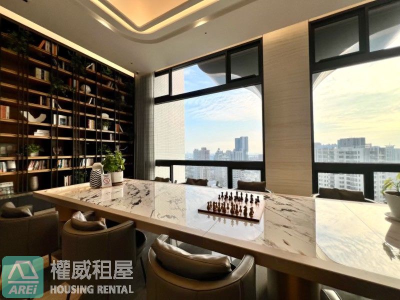 京城新世界|前鎮美景一覽無遺|稀有一大房平面車位|可租補