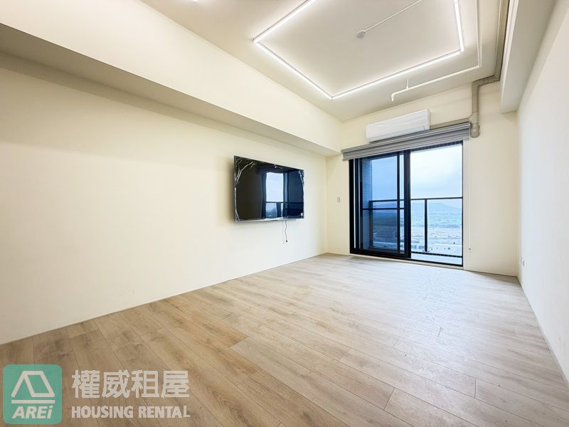 台南高鐵OUTLET旁全新世界仁景觀三房平車可租補