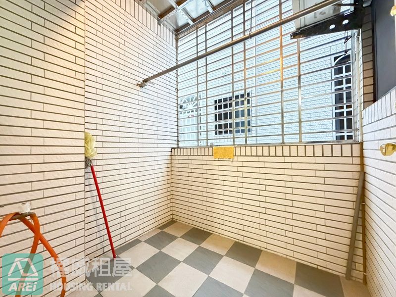 稀有仁武近高鐵及八德商圈5房車庫透天