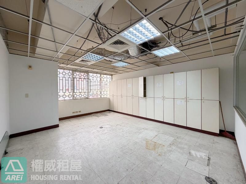 🏢三塊厝車站｜艾森豪商辦｜敞亮辦公室