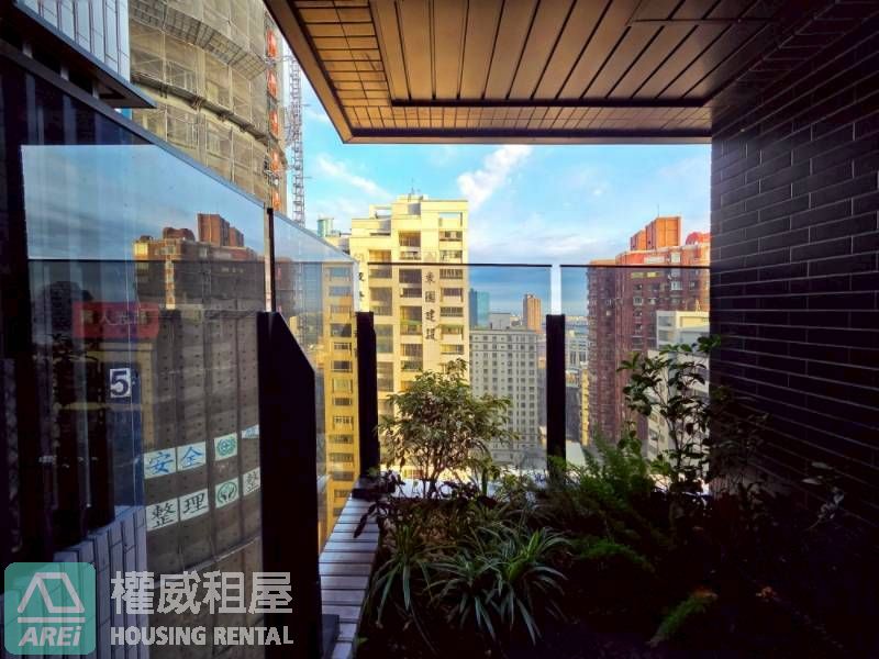 前金 | 愛情河左岸 • 映灣景 • 市中心雙軌兩房•可租補