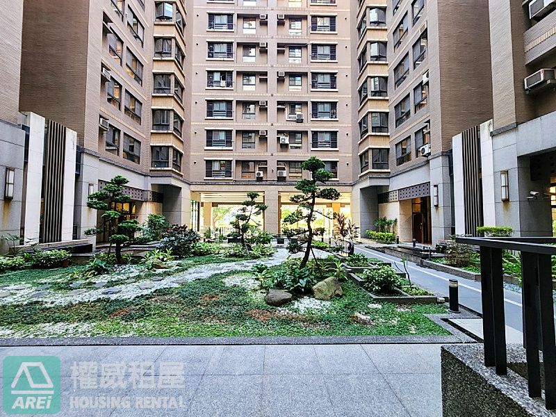 🍍🍍凹子底輕軌C23｜農16公園｜紐約三房可租補🍍🍍