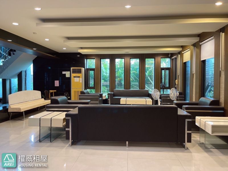 悅讀山妍|台鐵/輕軌美術館站|近柴山&美術館|附家具家電拎包入住|