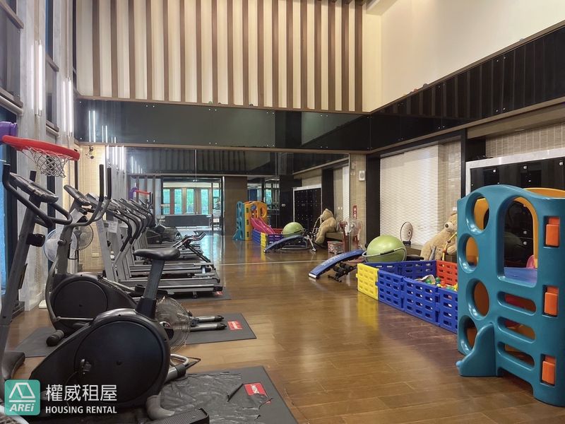 悅讀山妍|台鐵/輕軌美術館站|近柴山&美術館|附家具家電拎包入住|