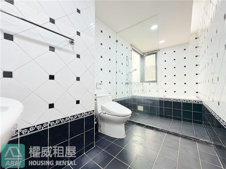 凹子底MRT堅山景觀大大空間 2+1房平車空屋