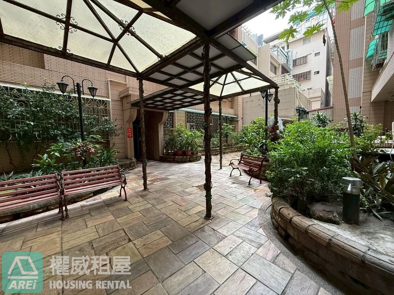 生態園區MRT️️️⭐️千禧屋翻新裝潢3+1房車位