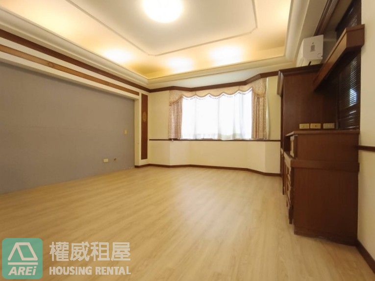 河堤社區*透天別墅|近大樂5+1房|雙車庫|室內空間超大