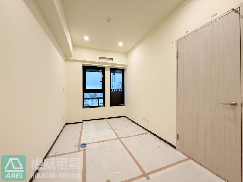 民生一號院｜中央公園首排｜步行捷運５分鐘｜附家電傢俱