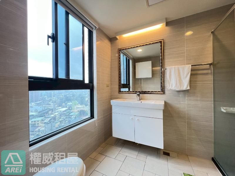 三多商圈MRT★星海灣高層海景4房+平車