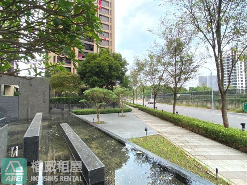 高質感社區｜翡翠流域三房＋平面車位｜可租補