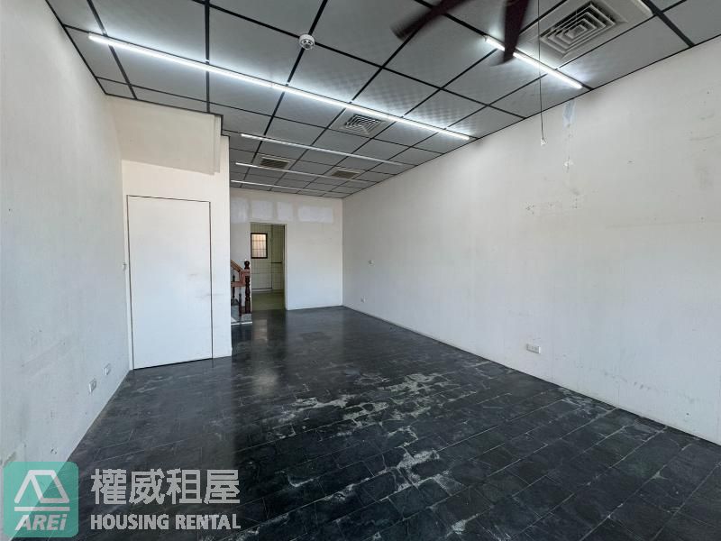 捷運獅甲站前「超大使用空間」黃金店面/純辦零售（禁餐飲油煙）