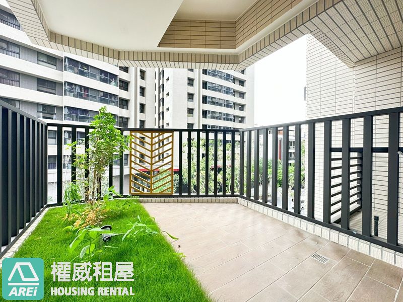 楠梓高大微美居正2房車位可租補