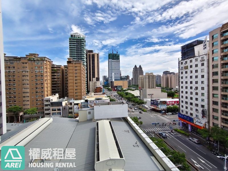 【博愛香榭】巨蛋商圈｜近R14巨蛋站｜精緻出租