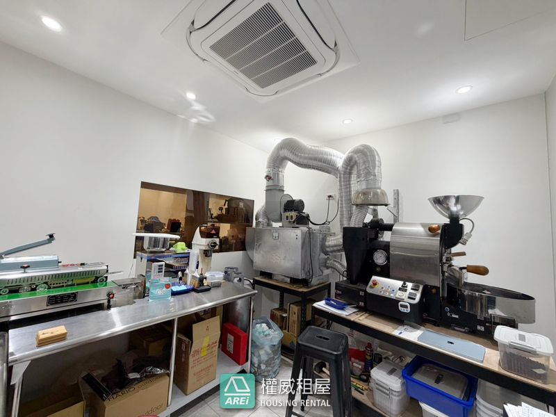 🍍建國四路鹽埕五福｜咖啡廳｜文青風1雙店面+後院🍍